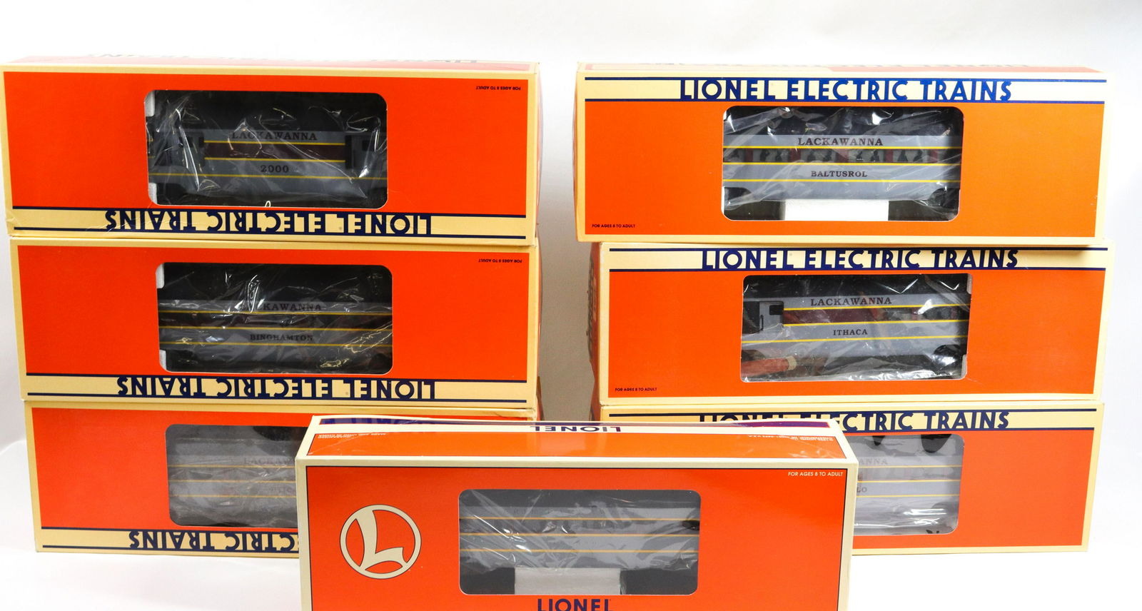 LIONEL TRAIN CAR LOT (1 of 5)