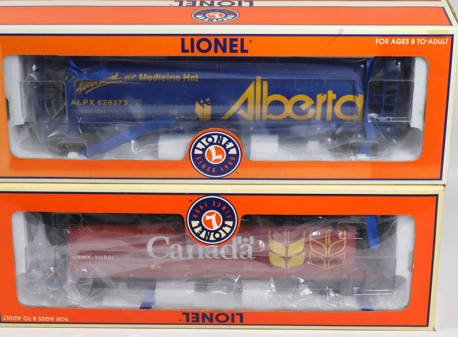 LIONEL TRAIN CAR LOT (1 of 2)