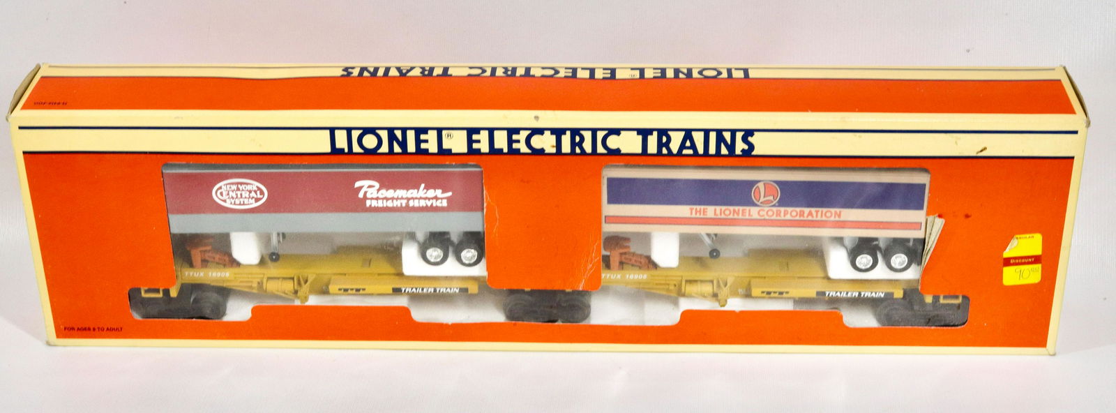 LIONEL TRAIN CAR LOT (1 of 2)