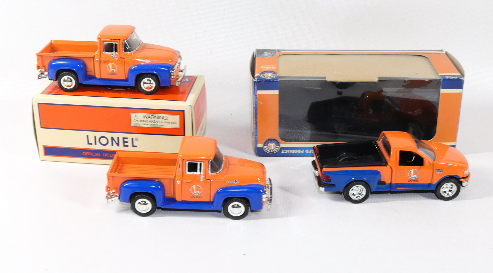 LOT OF LIONEL TRUCKS (1 of 1)