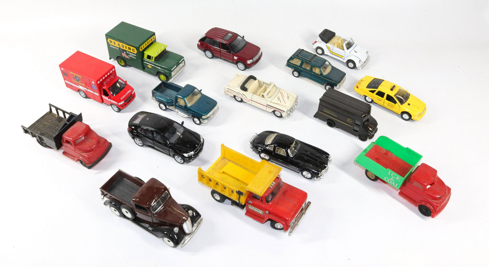 LOT OF DIECAST VEHICLES (1 of 1)