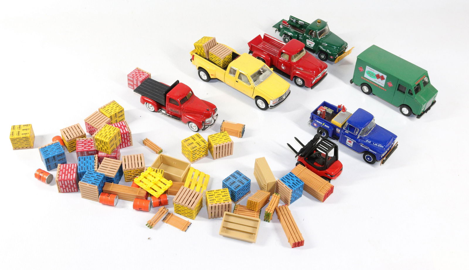 LOT OF DIECAST VEHICLES (1 of 1)