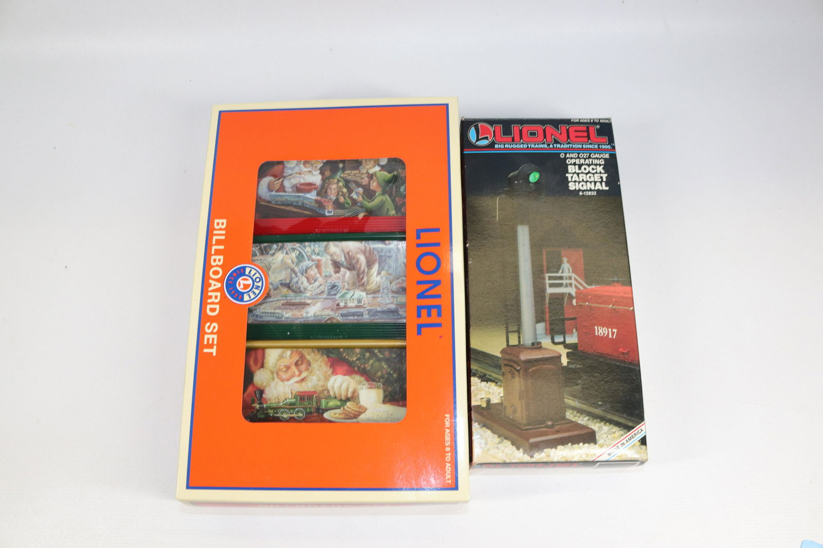 LIONEL ACCESSORIES LOT (1 of 1)