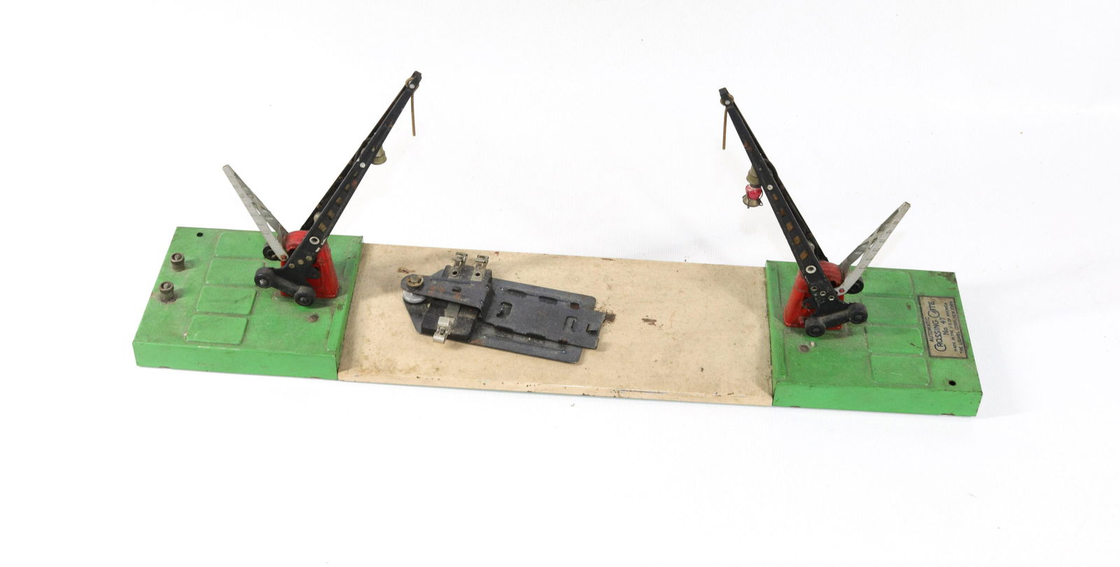 LIONEL DOUBLE CROSSING GATE (1 of 2)