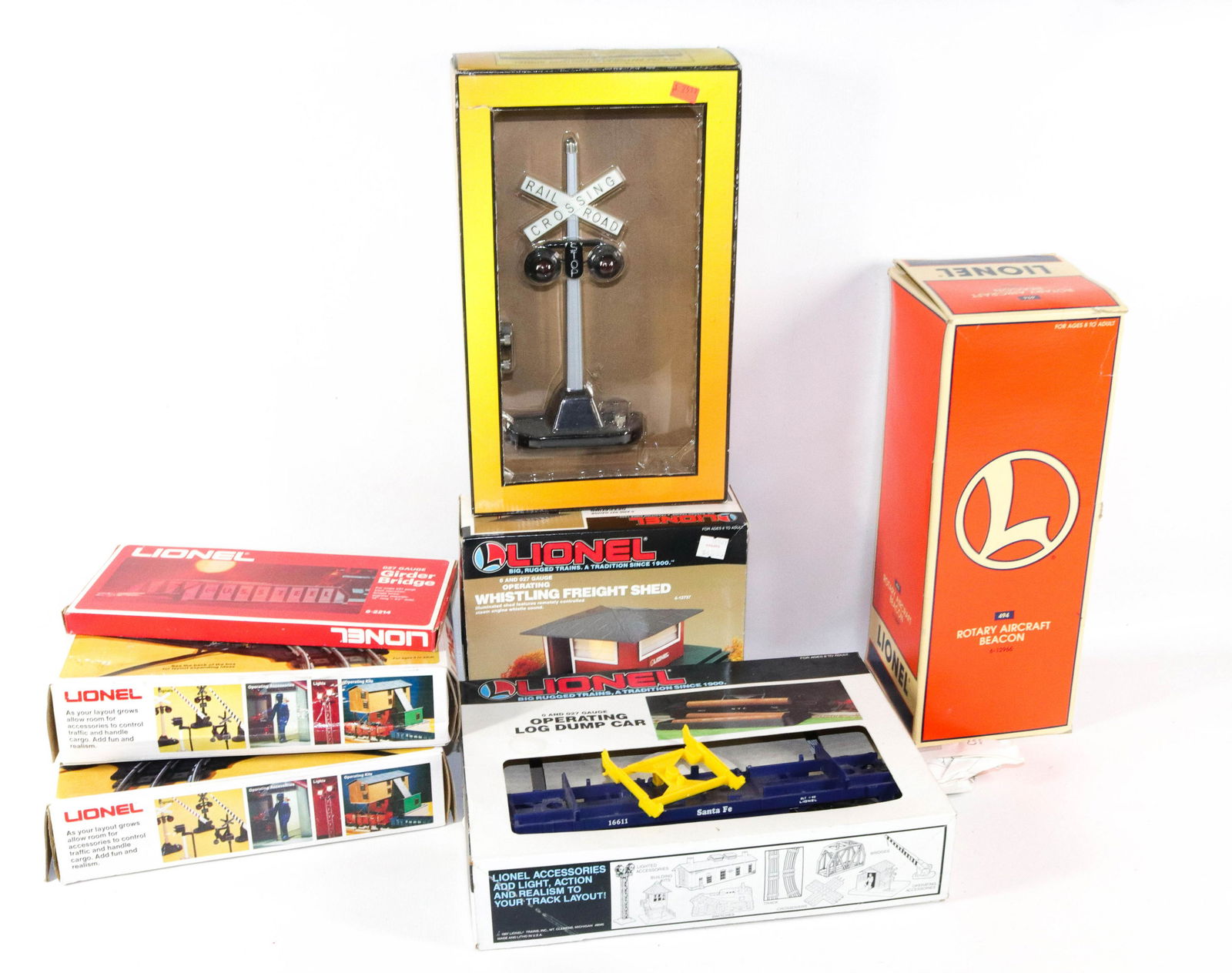 TRAIN ACCESSORIES IN BOX LOT (1 of 2)