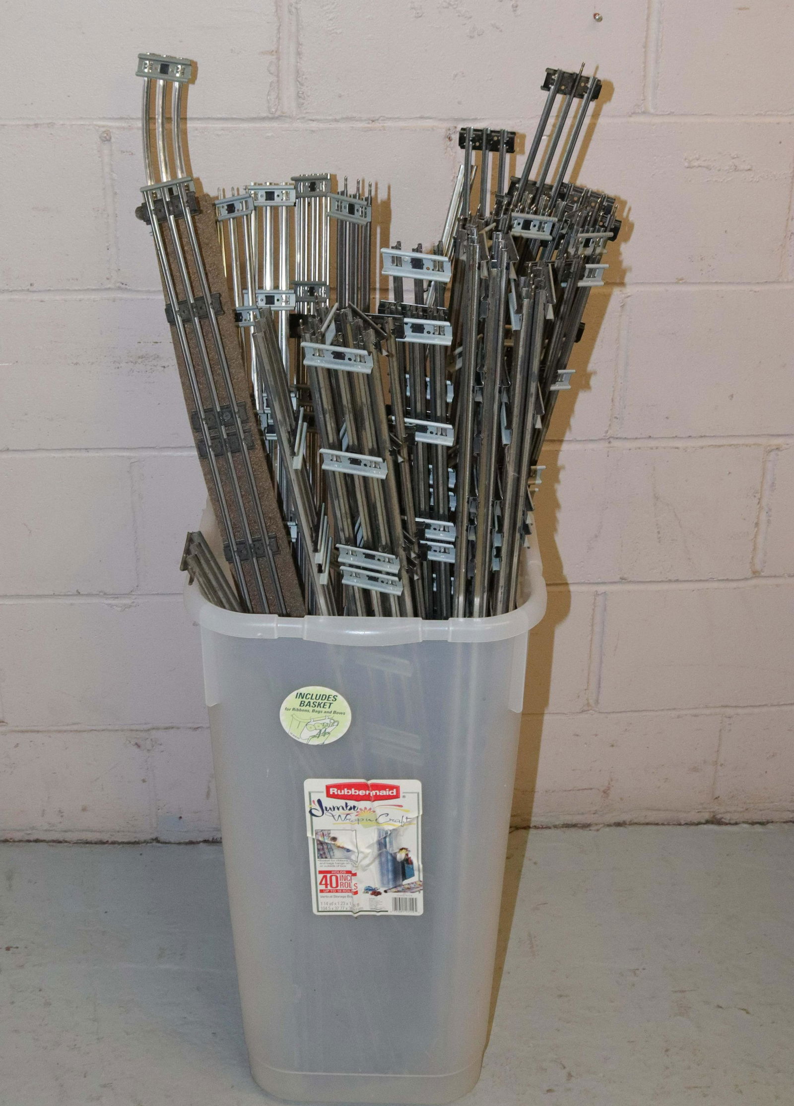 LOT OF DISPLAY TRACK (1 of 1)