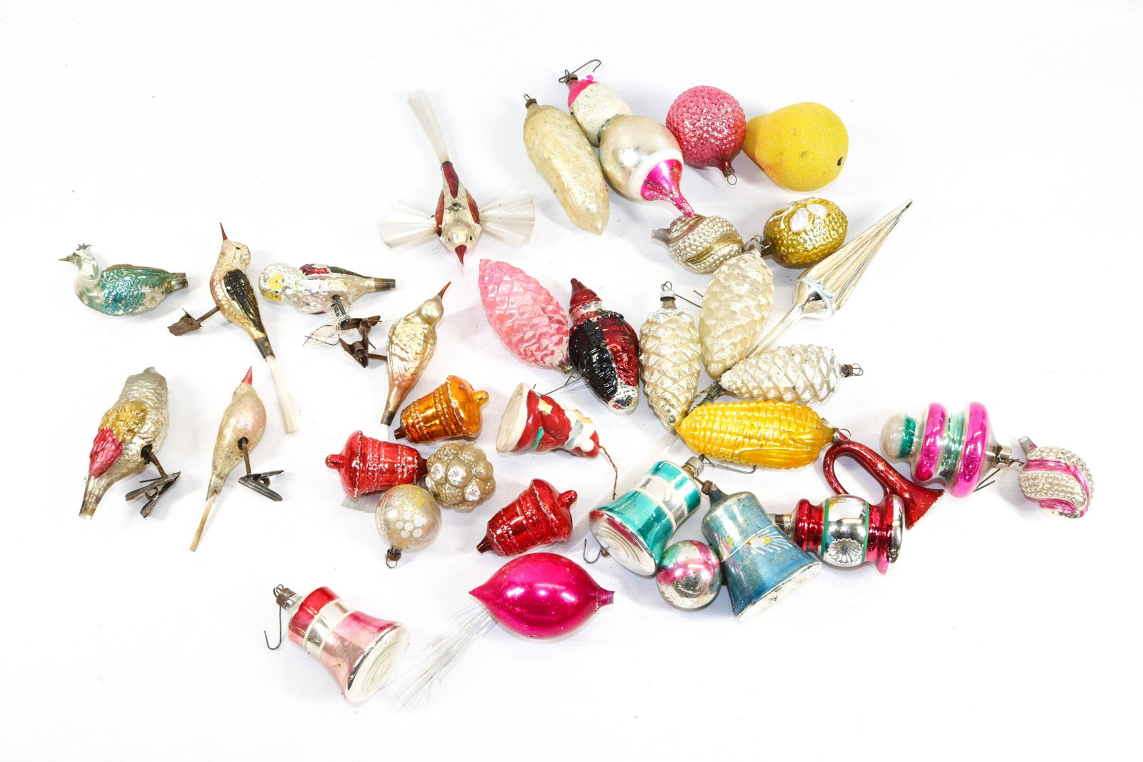 GROUP LOT OF ANTIQUE CHRISTMAS ORNAMENTS: (35) MERCURY GLASS ORNAMENTS INCLUDING: BIRDS, PINECONES AND MORE