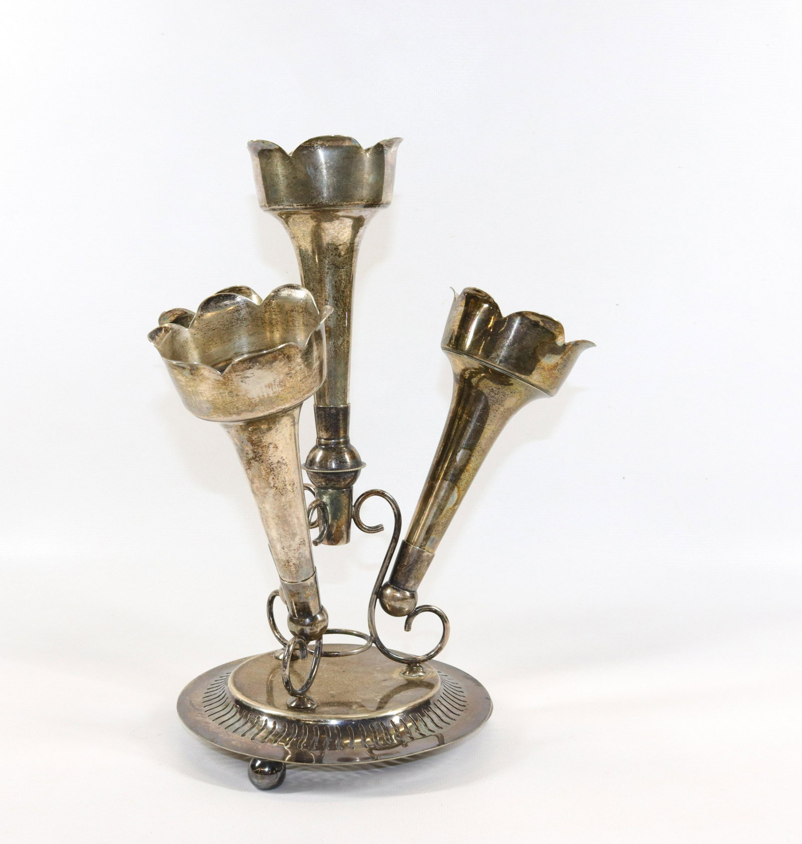 VINTAGE SILVERPLATE EPERGNE: FOUR REMOVABLE VASES. MRKD. EPNS Dimensions 13" H