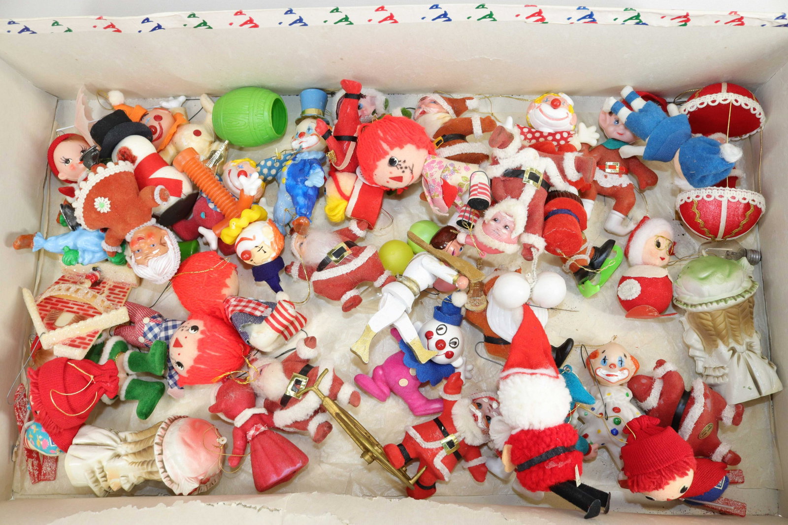 GROUP LOT OF VINTAGE CHRISTMAS ORNAMENTS: INCLUDING: SANTA CLAUS, RAGGEDY ANN/ANDY, ELVES, CLOWNS AND MORE