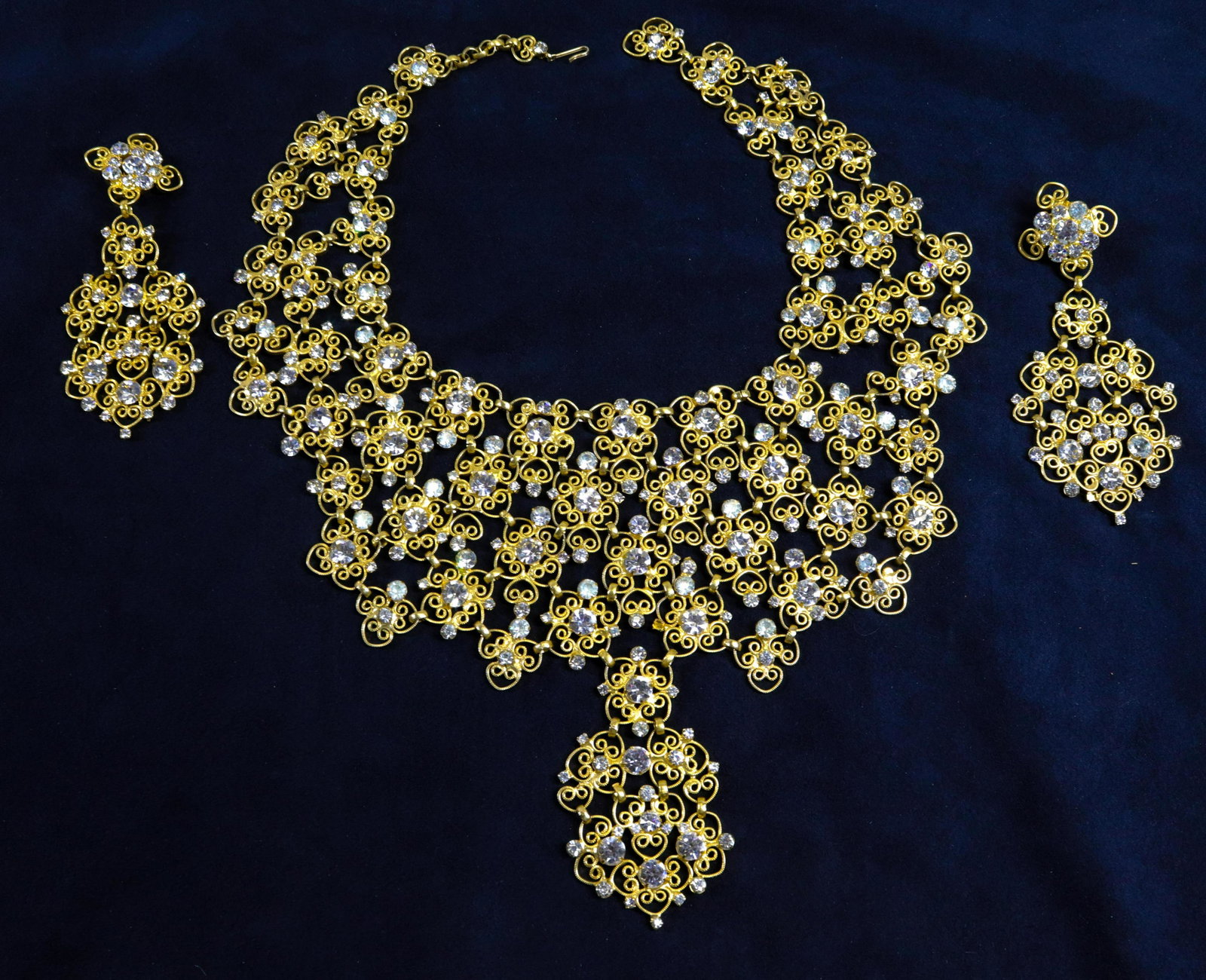 VINTAGE KENNETH JAY LANE JEWELRY: BIB NECKLACE WITH PAIR OF CLIP-ON EARRINGS. MRKD. KJL Dimensions EARRINGS 4 3./4" L
