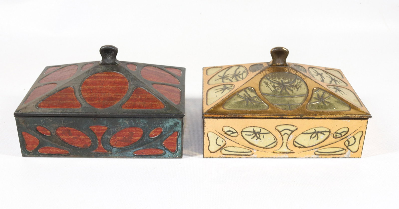 PR. OF HUNTLEY & PALMERS BISCUIT TINS: ART NOUVEAU STYLE DRESSER BOXES - CIRCA 1905 2 3/4" X 6 1/4"