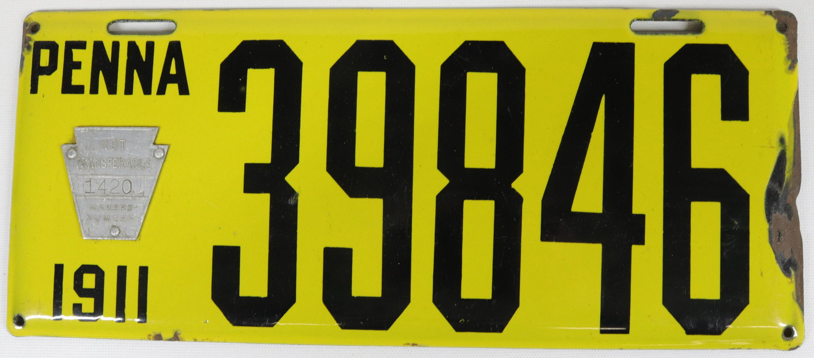 1911 PENNSYLVANIA PORCELAIN LICENSE PLATE: #39846, INGRAM-RICHARDSON MFG. CO BEAVER FALLS, PA - WITH KEYSTONE BADGE # 1420 6" X 14"