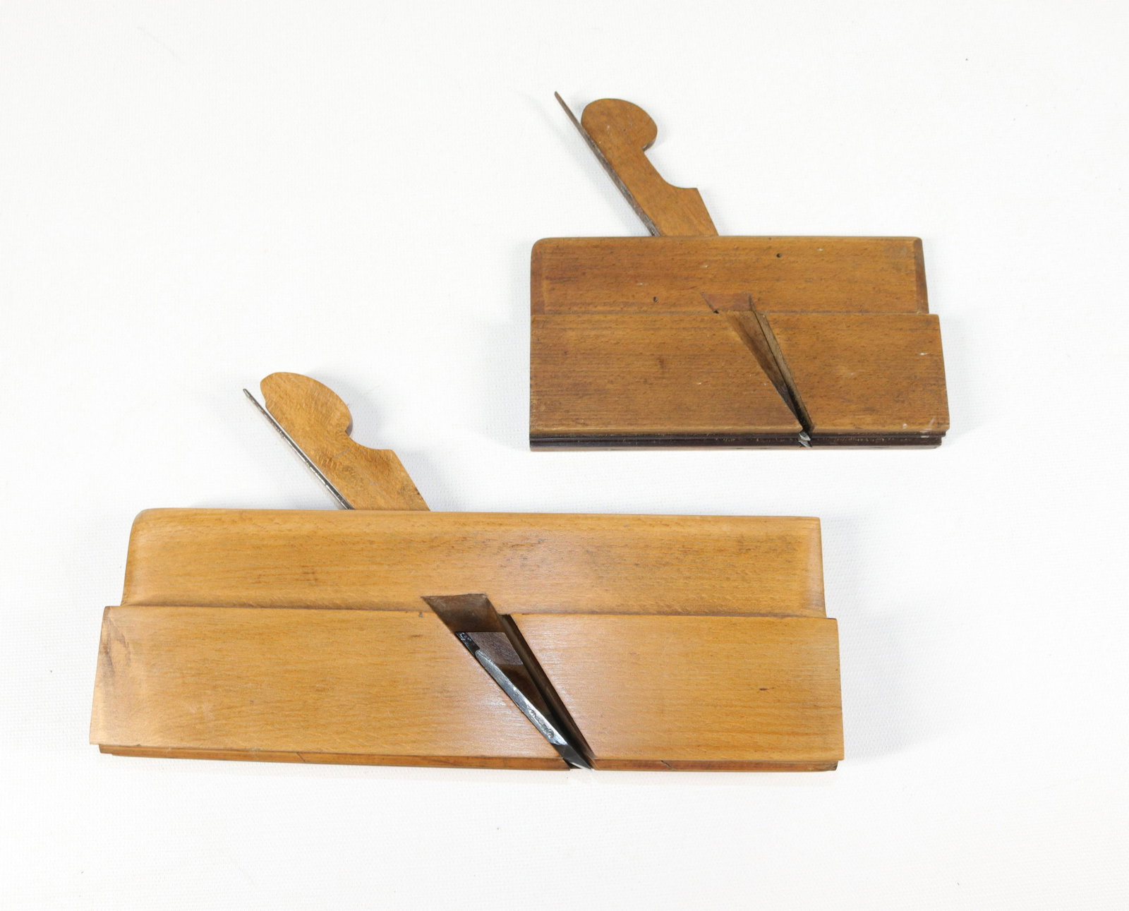WOODEN PROFILE PLANE LOT: (2) INCLUDING - "OGEE" AND BEAD PLANE 9 1/2" AND 6" L