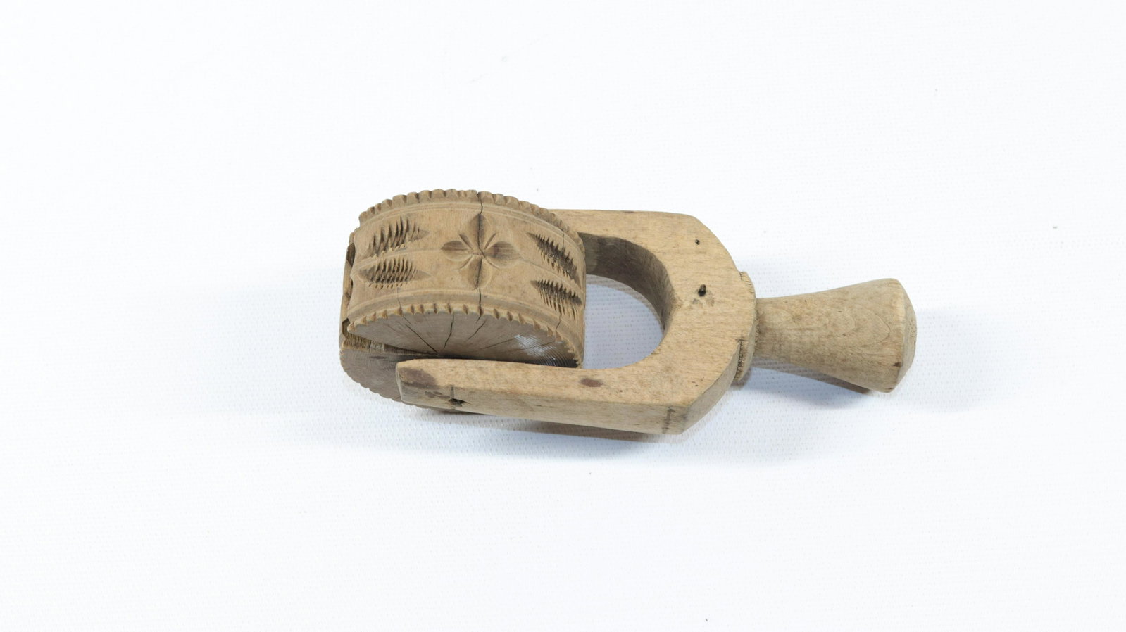 CARVED WOODEN BUTTER STAMP ROLLER: LEAF AND FLOWER MOTIF Size: 5 1/4" L