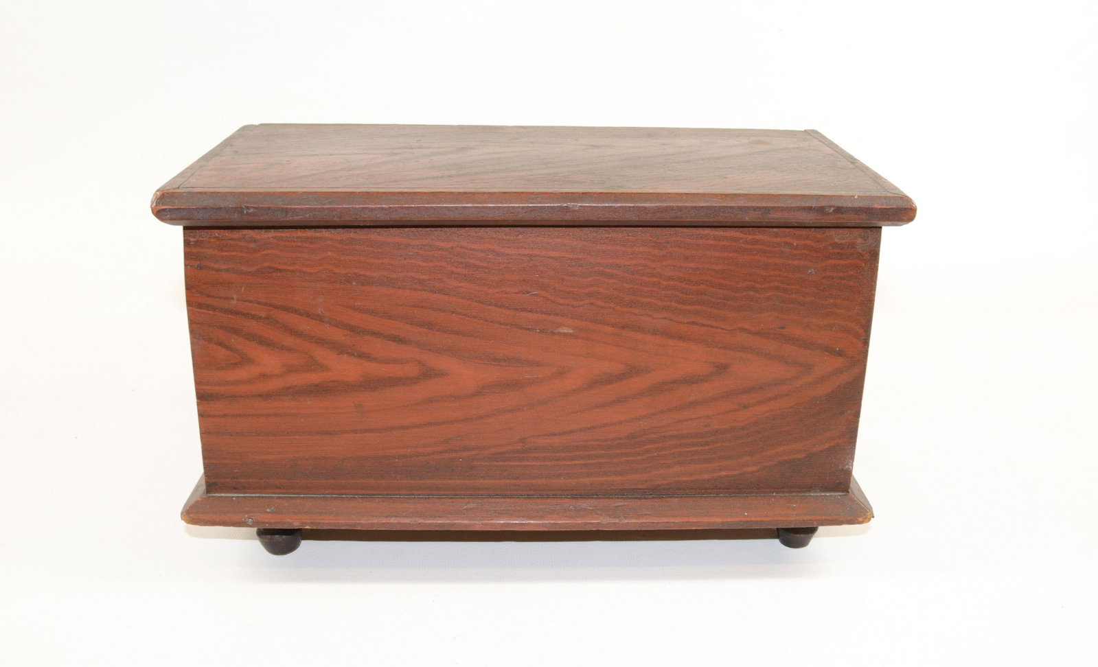 PAINTED DECORATED MINIATURE CHEST: GRAIN PAINT MINIATURE CHEST WITH LIFT LID AND TURNED FEET - 19TH CENTURY SQUARE NAIL CONSTRUCTION Size: 7 1/2" X 13" X 6"