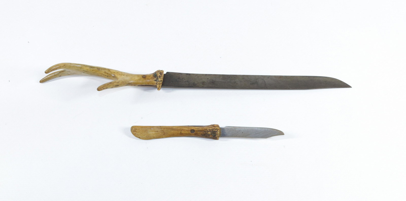 PR. OF HORN HANDLE KNIVES: ANTLER HANDLES WITH ENGLISH BLADES Size: 7 1/2" TO 16" L