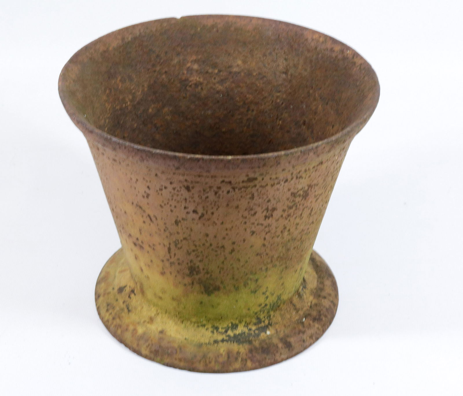 CAST IRON FLOWER POT: MRKD. SAVERY & CO. NO. 7. PAINTED AND RUSTED SURFACE Size: 7 1/2" X 9"