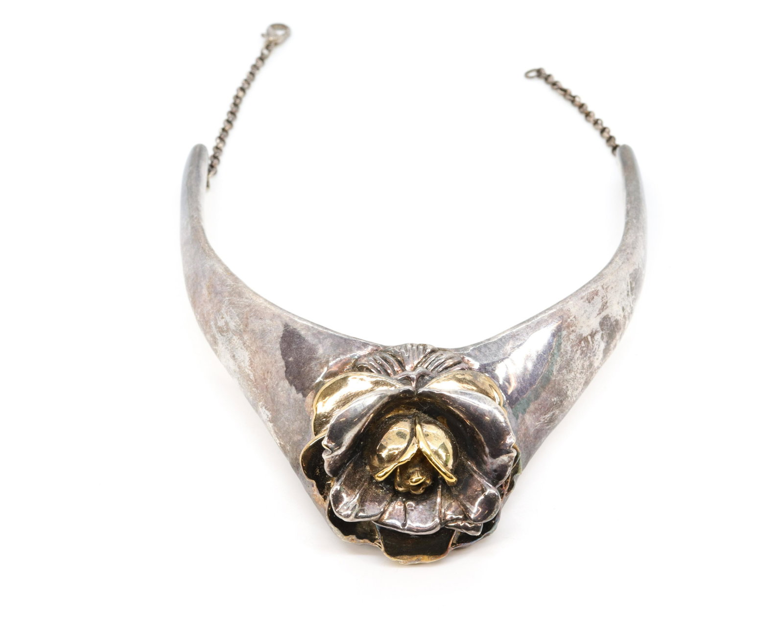 STERLING "FLORAL" DESIGN NECKLACE: MARKED .925 - WITH GOLD ACCENTS - 2.40 OZT Size: 15"