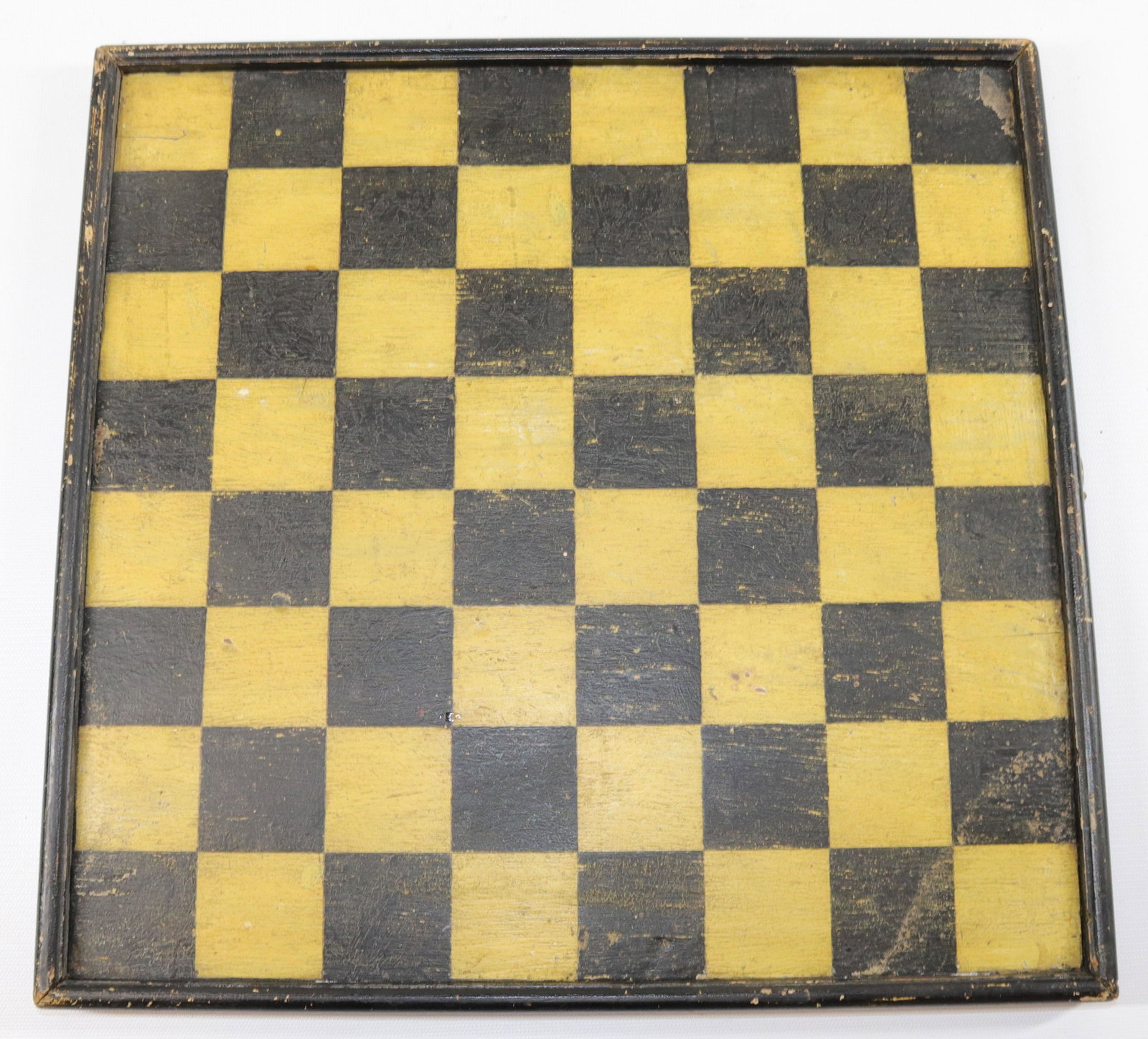 PAINT DECORATED GAMEBOARD: YELLOW AND BLACK CHECKERS - MOLDED EDGE Size: 14 1/2" X 14 1/4"