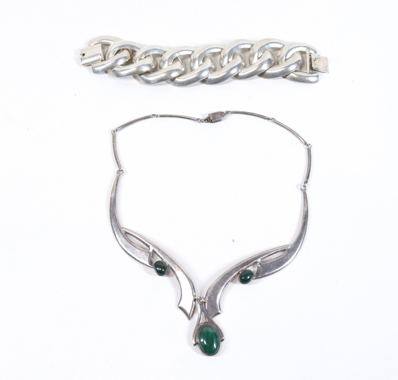 PR. OF MEXICAN SILVER PIECES: SILVER NECKLACE MARKED .925 WITH MAKERS STAMP AND GREEN HARDSTONE - SILVER BRACELET MARKED "TD-33" - 4.2 OZT Size: NECKLACE 11" - BRACELET 8"