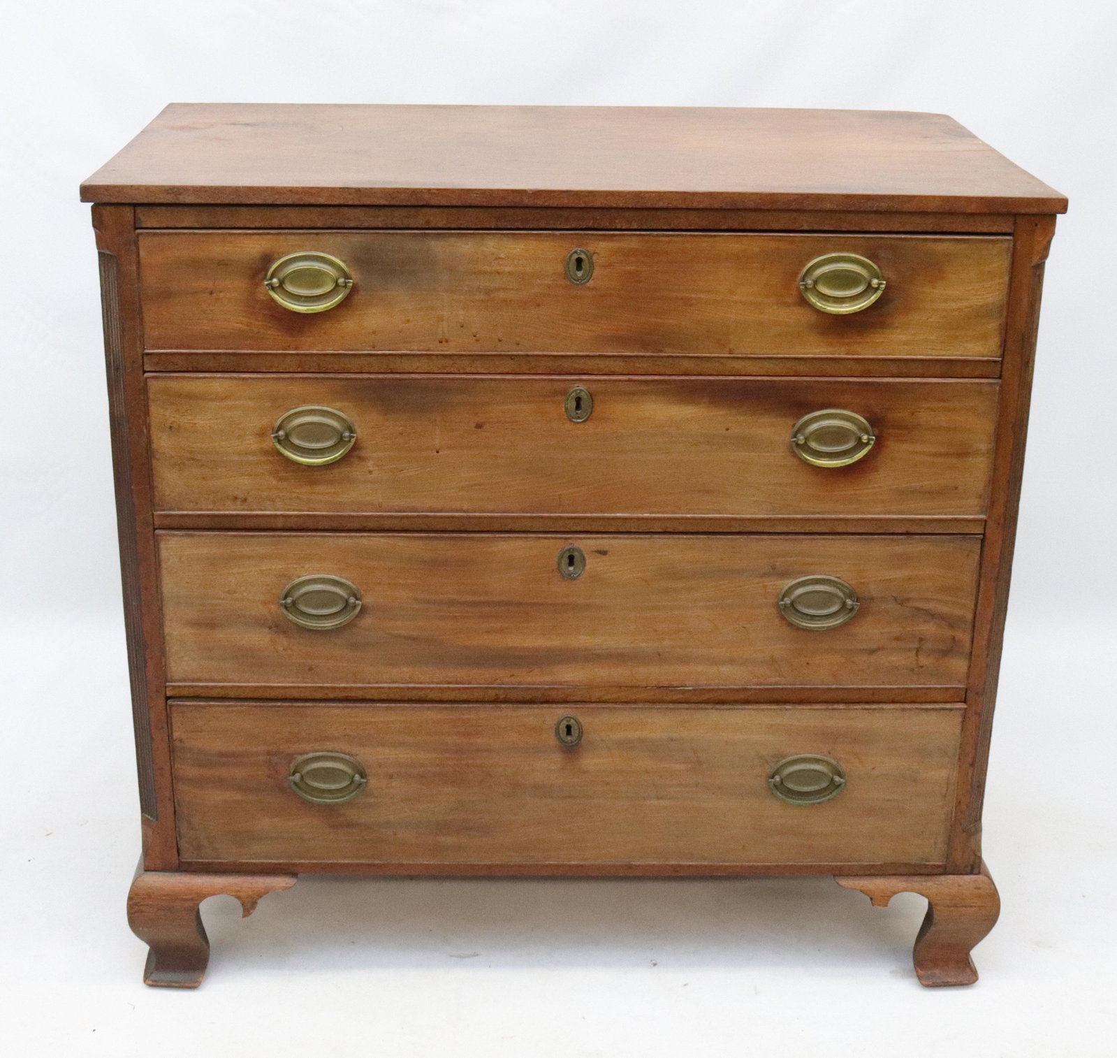 FEDERAL PERIOD CHEST OF DRAWERS: (4) DOVETAILED DRAWERS, CHIPPENDALE STYLE BRACKET FEET, BRASS HARDWARE - FLUTED COLUMNS Size: