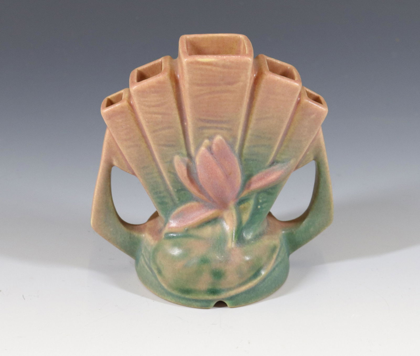 ROSEVILLE POTTERY FLOWER FROG (1 of 3)