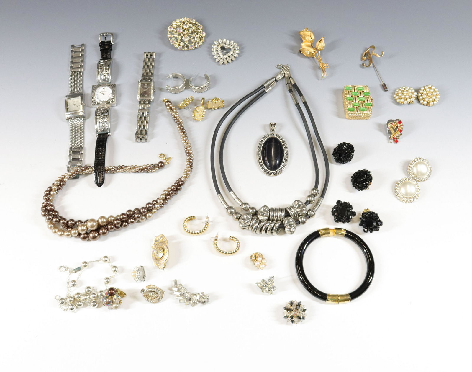 COSTUME AND DESIGNER JEWELRY LOT (1 of 6)