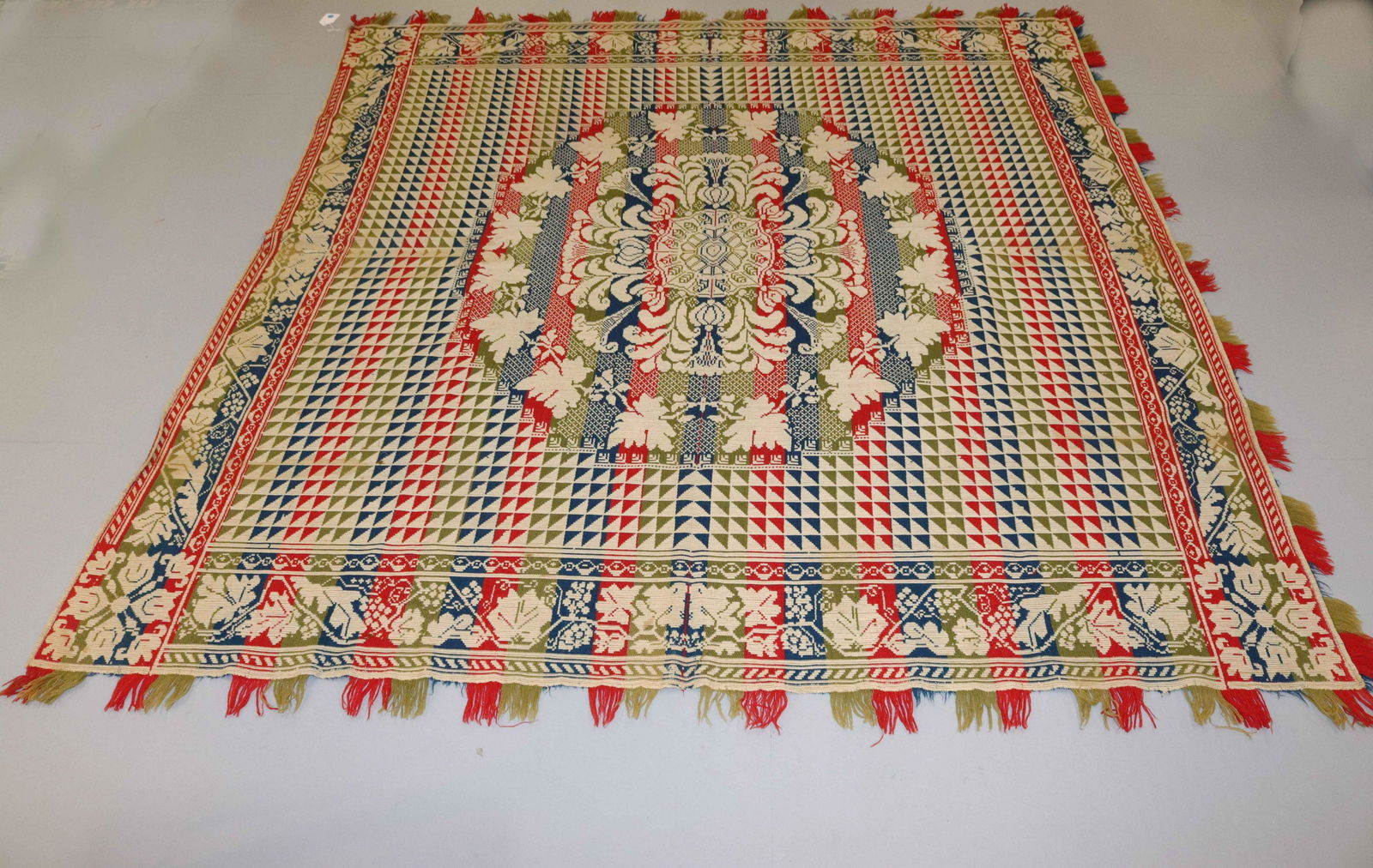 19TH C. COVERLET WITH CENTER MEDALLION (1 of 3)