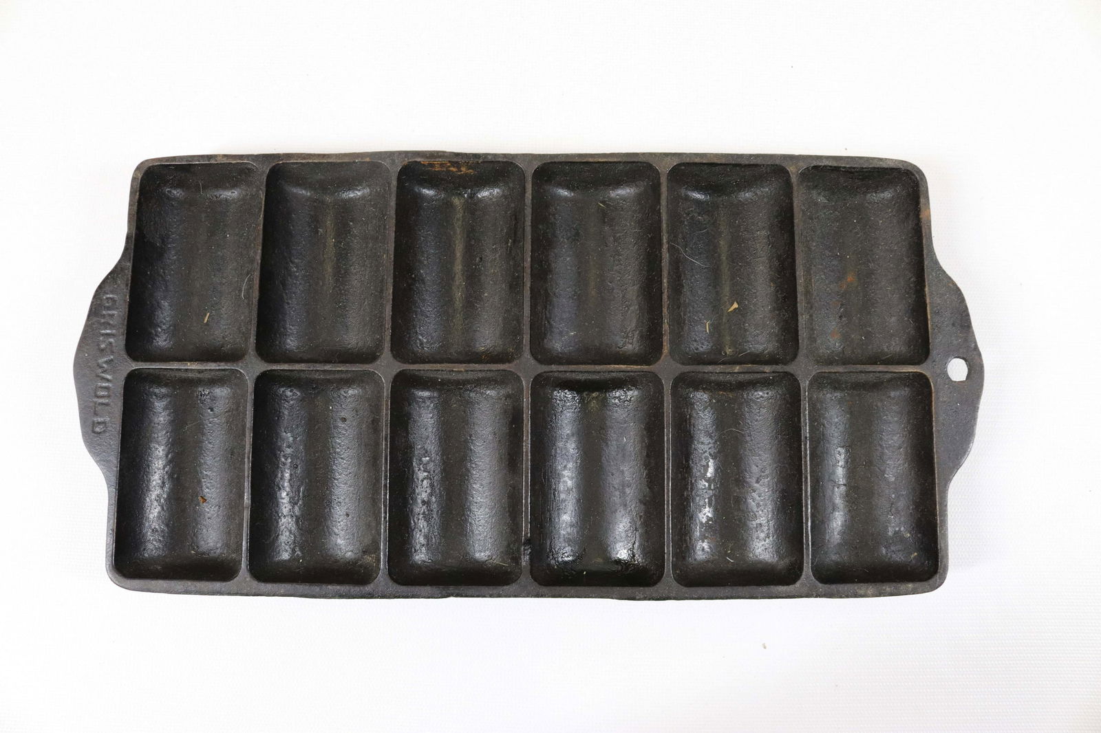 CAST IRON GRISWOLD PAN (1 of 2)