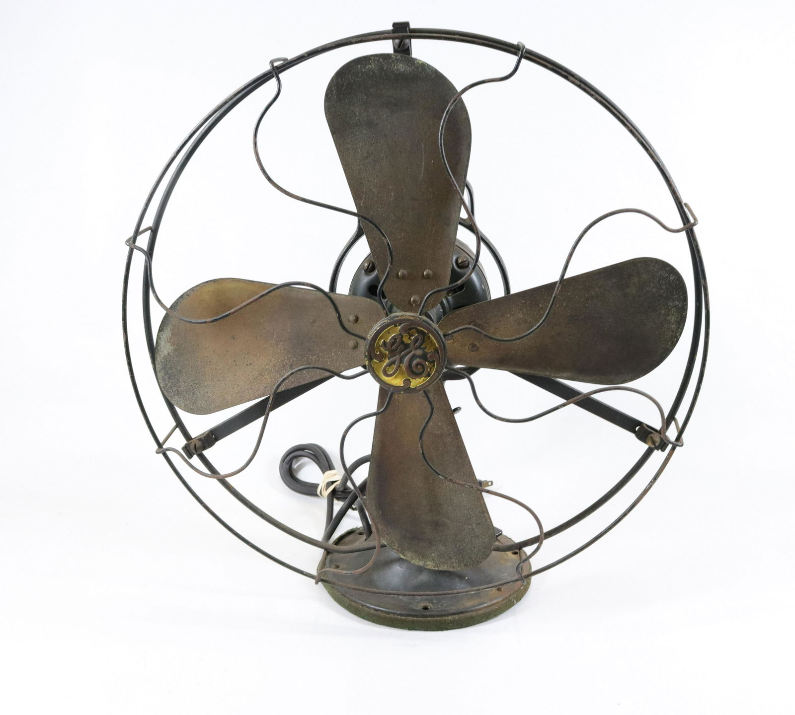 VINTAGE GE OSCILLATING FAN (1 of 3)