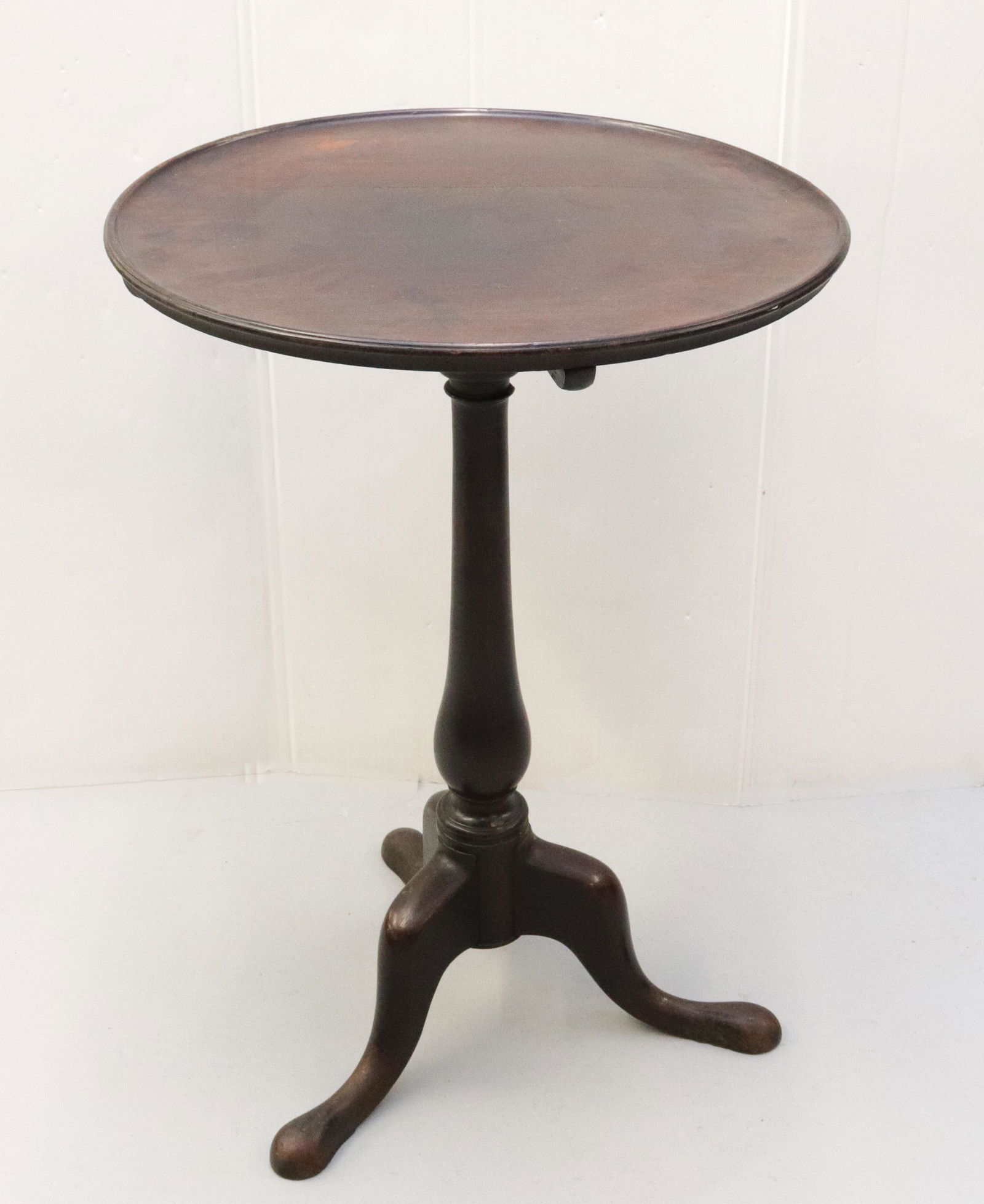 CHIPPENDALE STYLE CANDLE STAND (1 of 3)