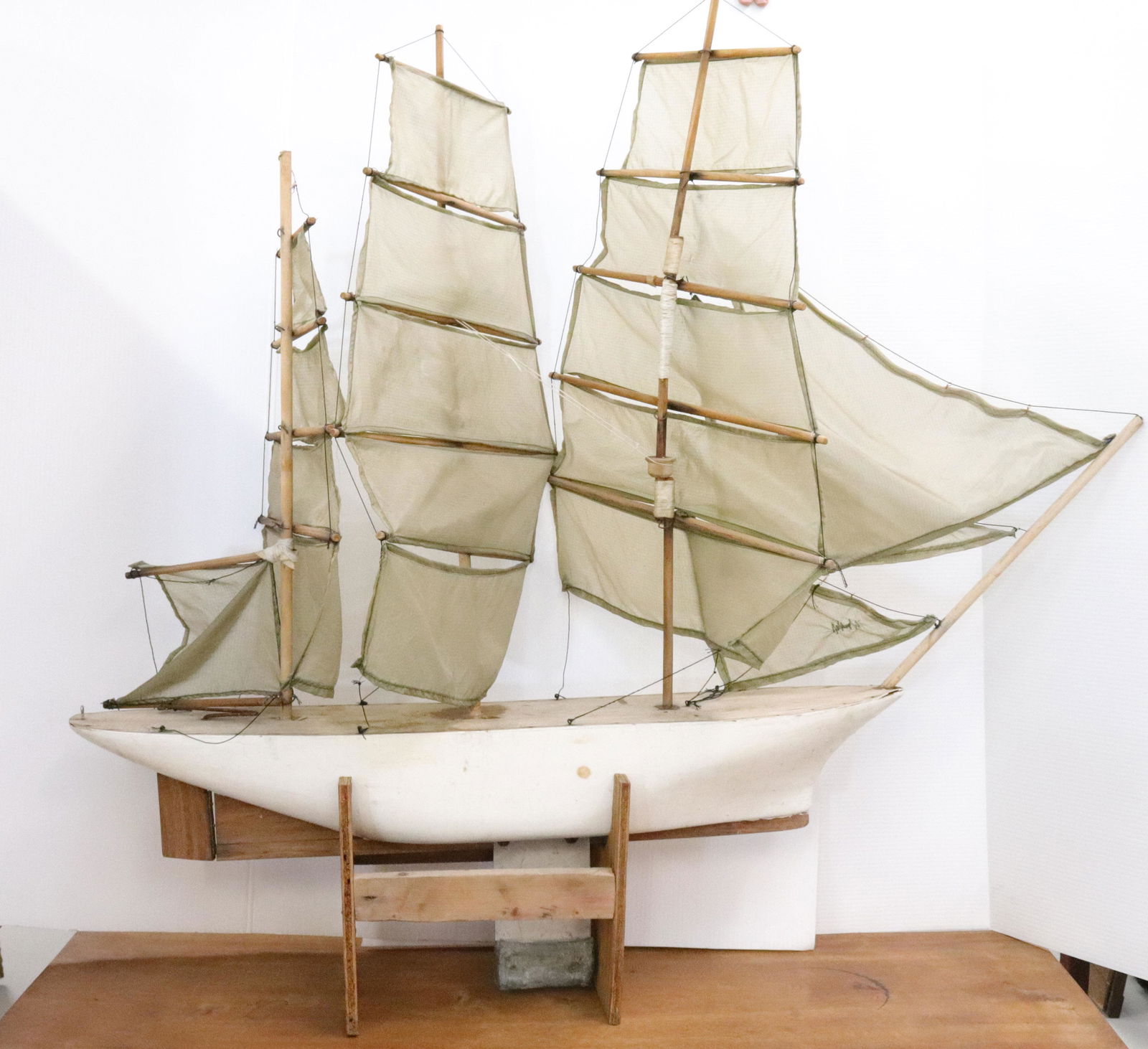 LARGE WOODEN SHIP MODEL (1 of 5)