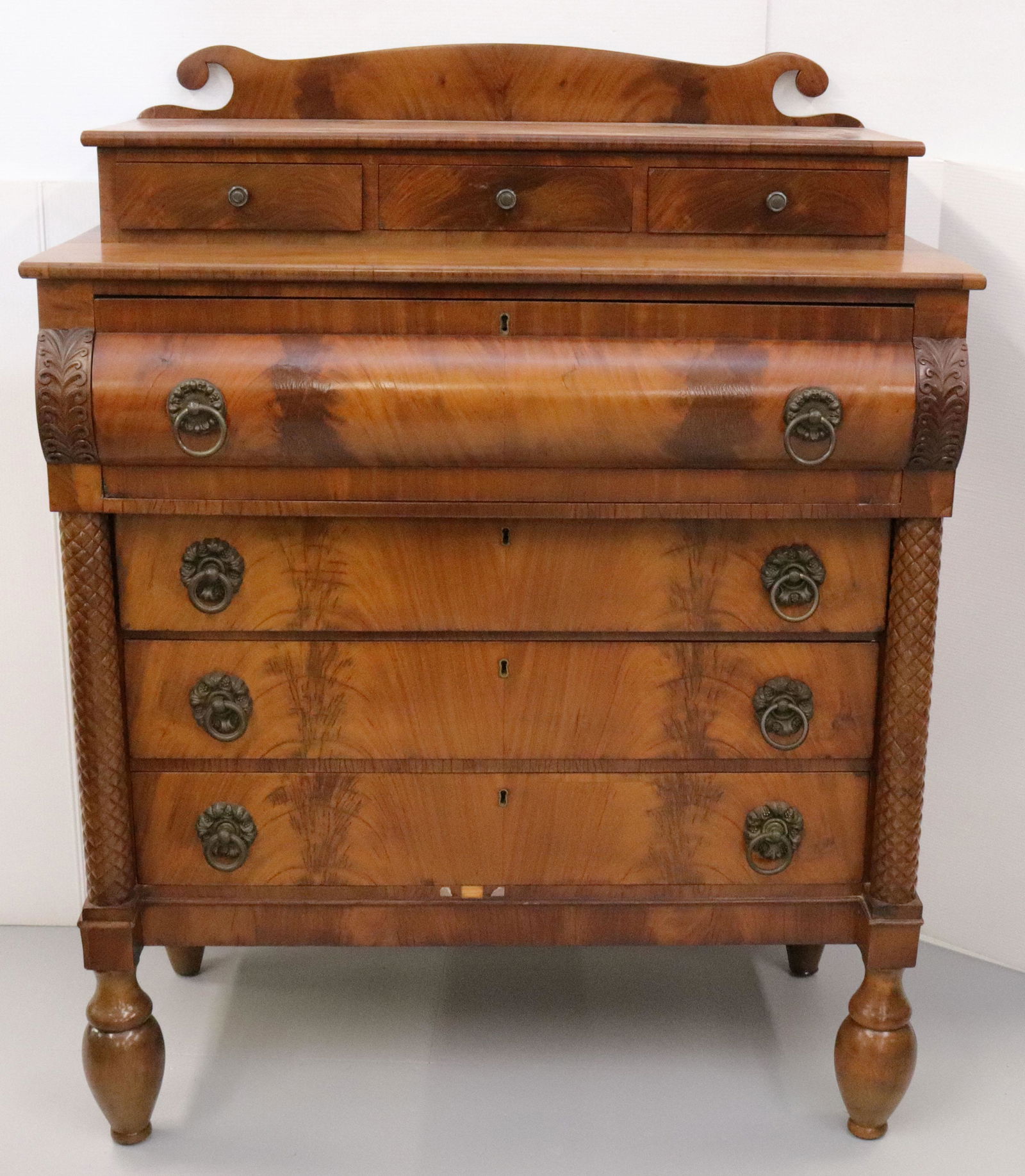 CLASSICAL STYLE CHEST OF DRAWERS (1 of 4)