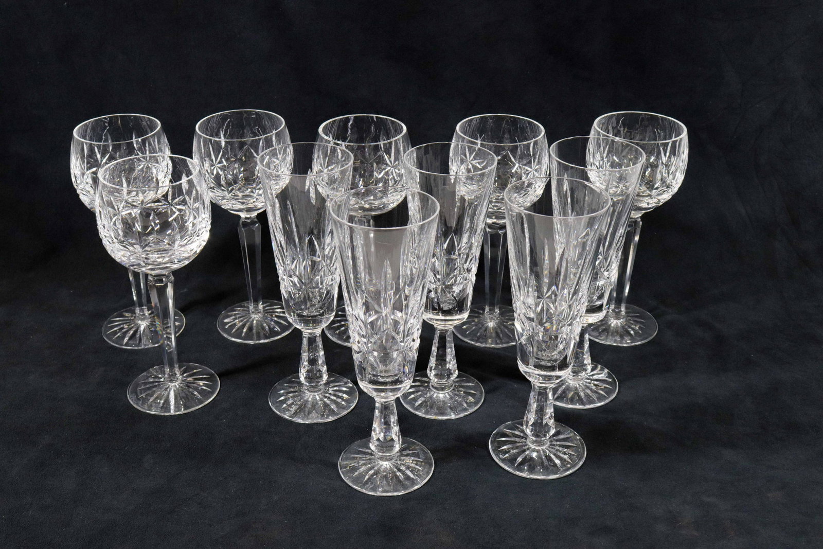 WATERFORD CRYSTAL LOT: (6) TALL WINE GLASSES AND (5) CHAMPAGNE FLUTES 7 3/8" X 7 3/4"