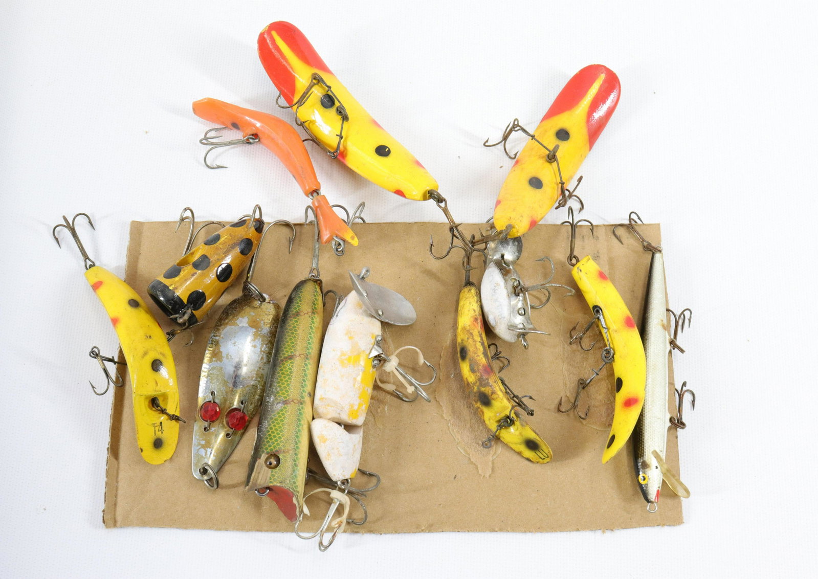 VINTAGE FISHING LURES: (12) LURES - WOOD, PLASTIC, AND METAL