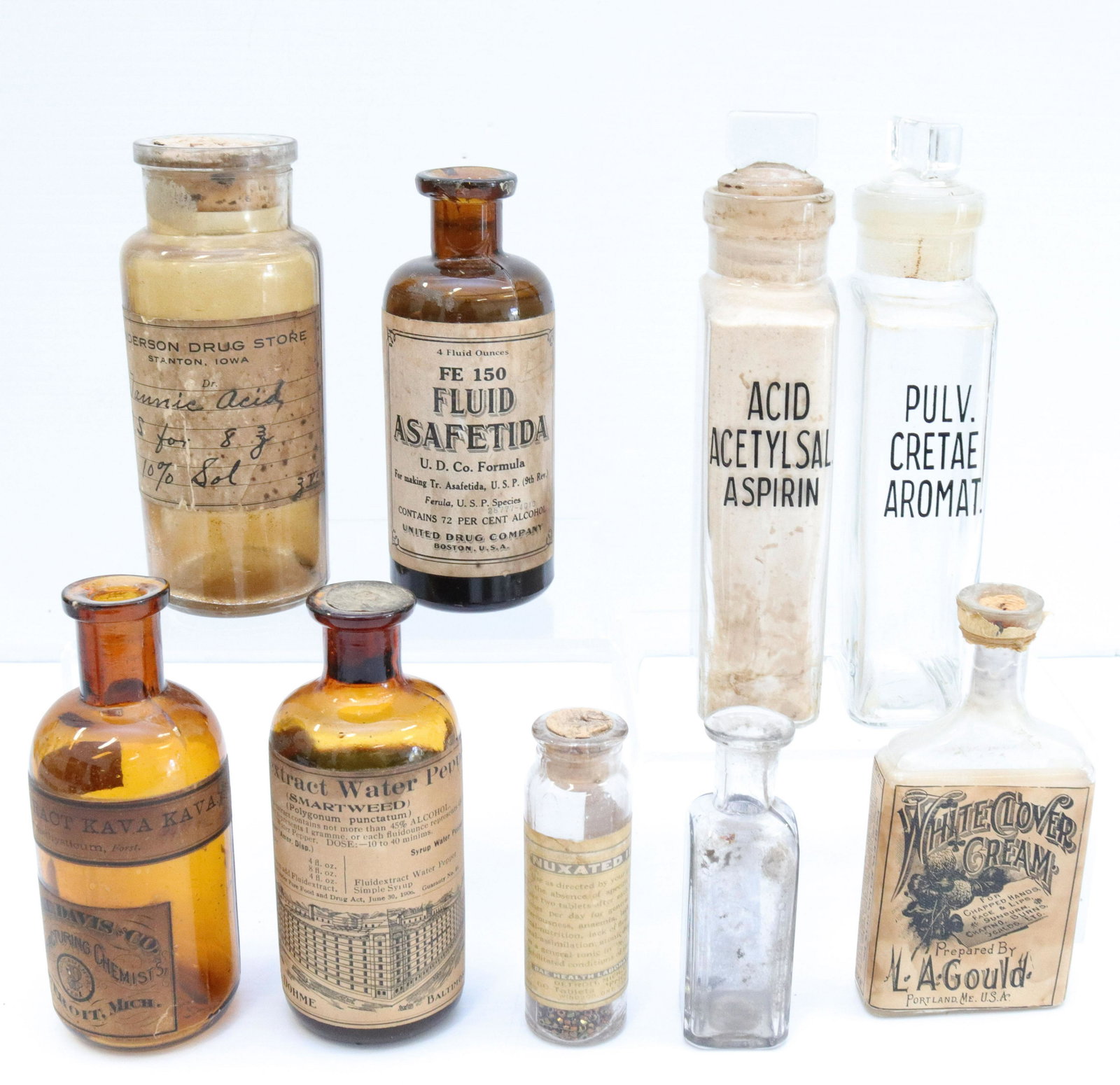 Group lot of medical bottles: Description: (9) including most with paper labels - white clover cream portland, me - water pepper baltimore, md - extract kava kava michigan - and more Condtion: Wear consistent with age and use Size