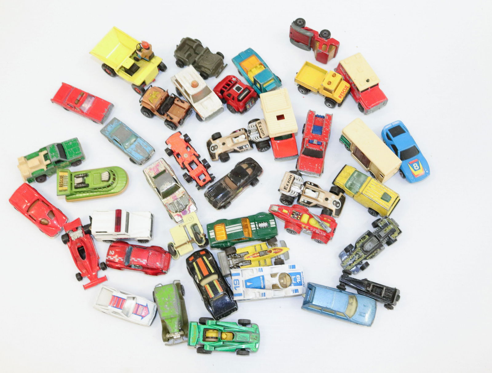 Vintage toy car lot: Description: Vintage cars by; matchbox, hotwheels, corgi, and more - approx. 39 Condtion: See photos for description and condition Size: Consignor: JS Terms: This is an On-Site Online Only Auction