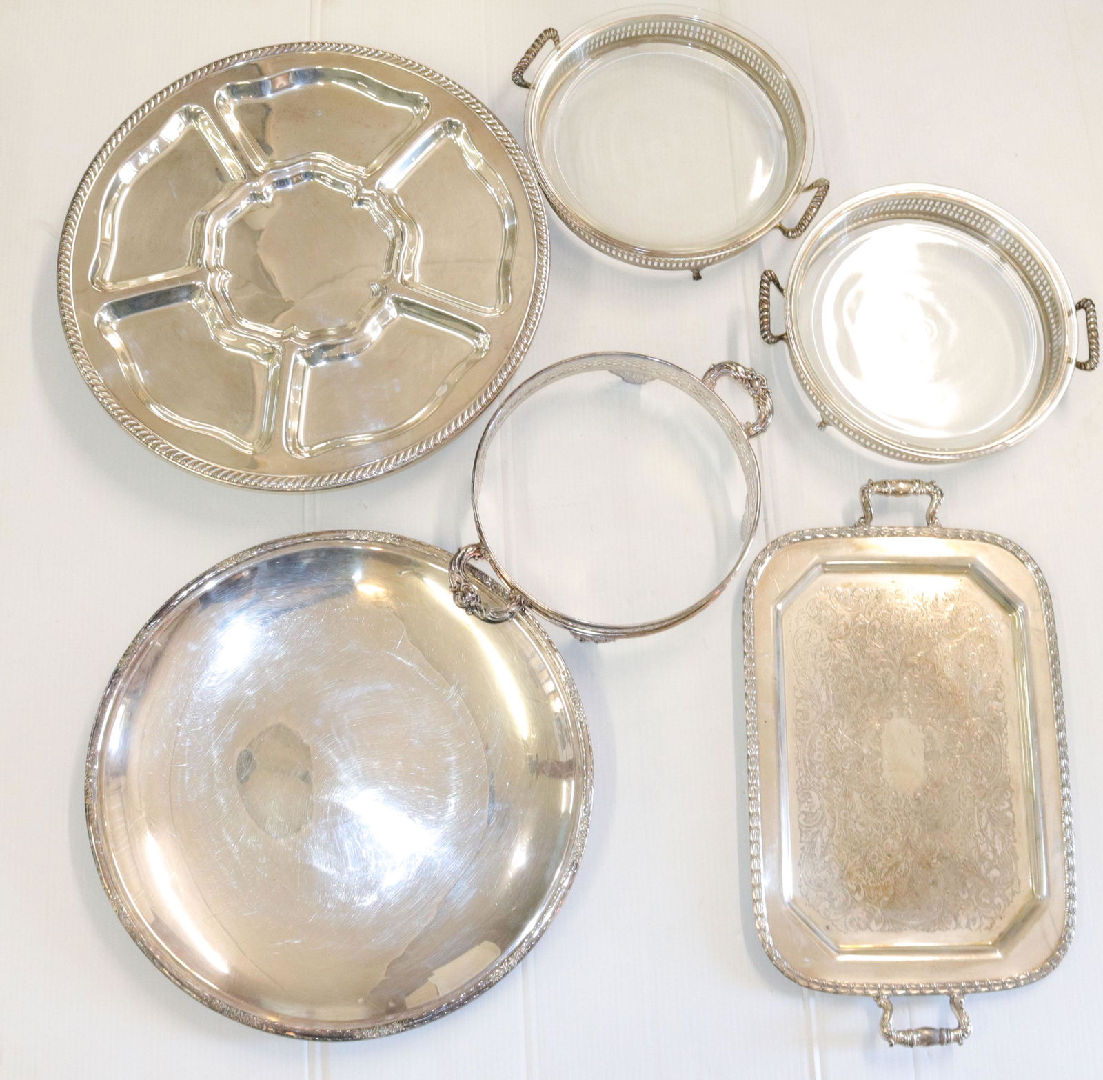 GROUP LOT OF SILVERPLATE (1 of 2)