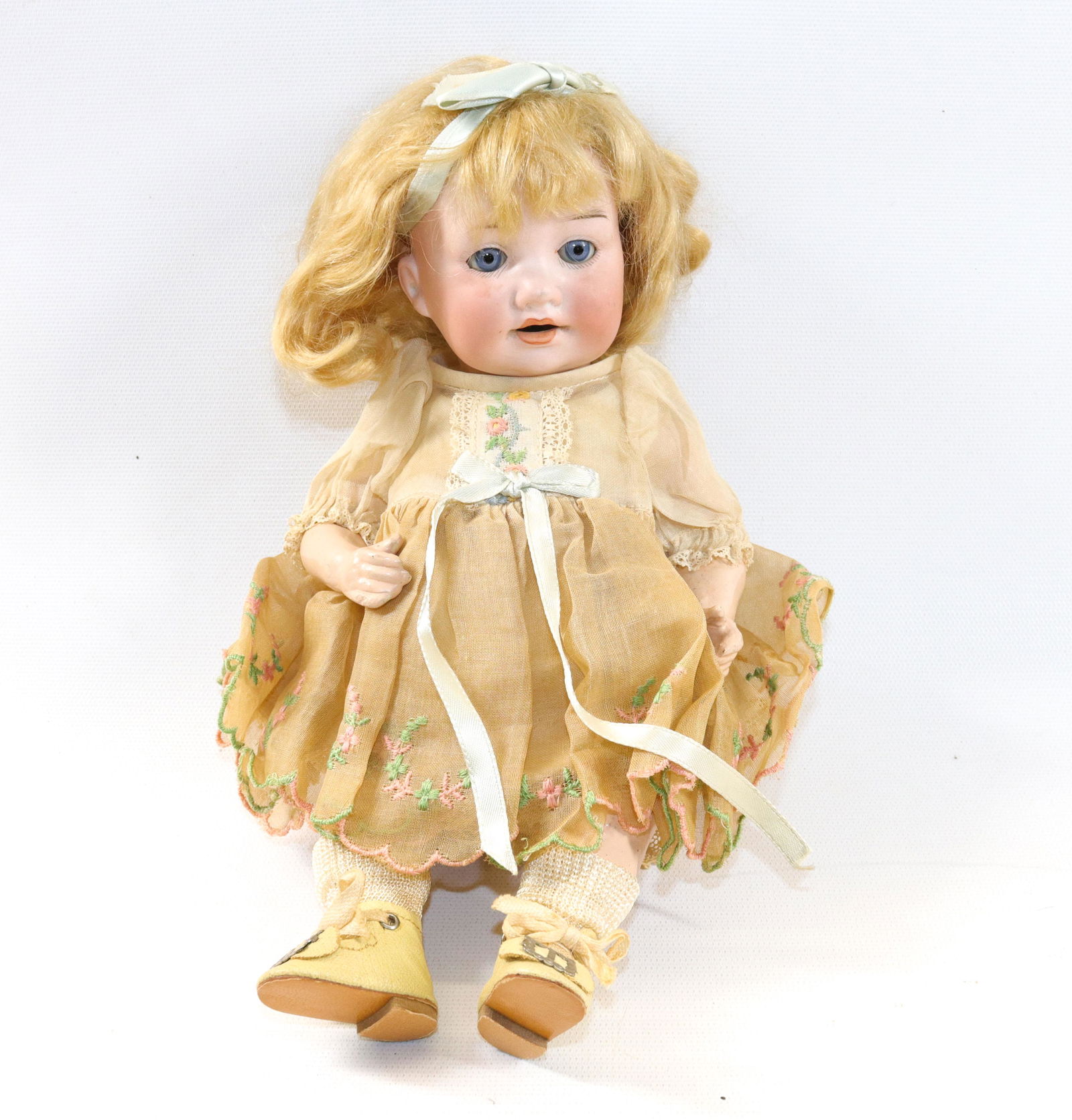 ARMAND MARSEILLE BISQUE DOLL (1 of 4)