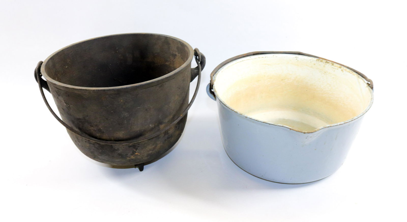 PAIR OF CAST IRON POTS (1 of 2)