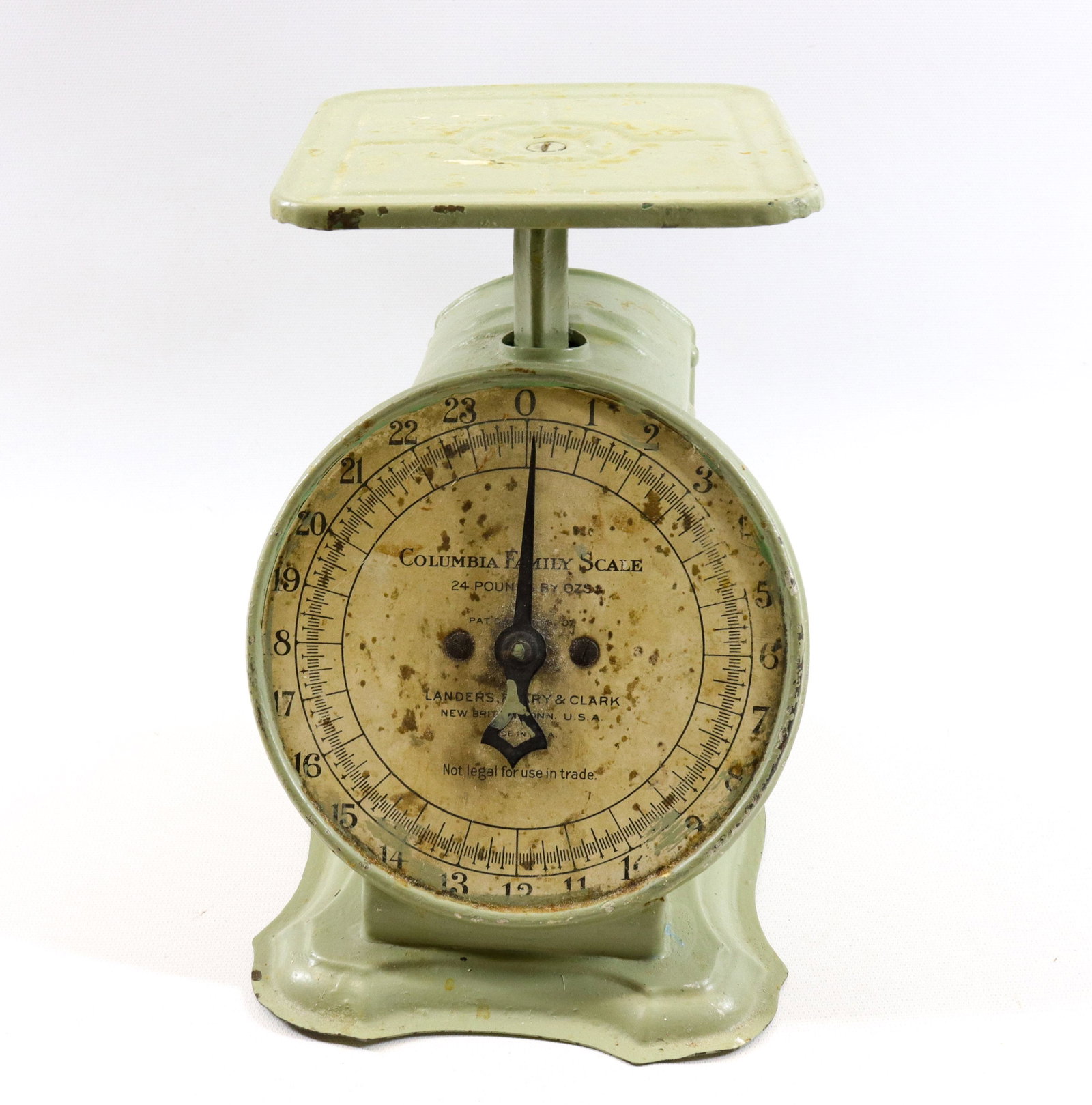 PAINTED KITCHEN SCALE: COLUMBIA FAMILY SCALE IN LIGHT GREEN. PAPER DIAL Size 8 1/4" H