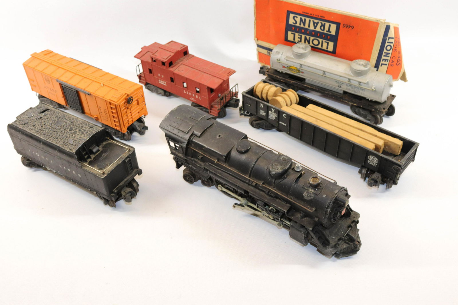 1940S LIONEL TRAIN SET (1 of 2)