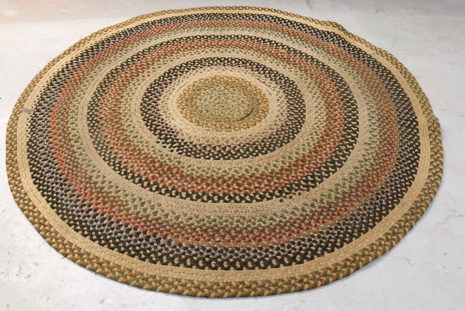 VINTAGE BRAIDED RUG (1 of 4)