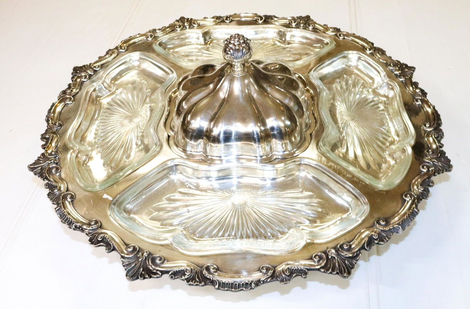 GROUP LOT OF SILVERPLATE (1 of 4)