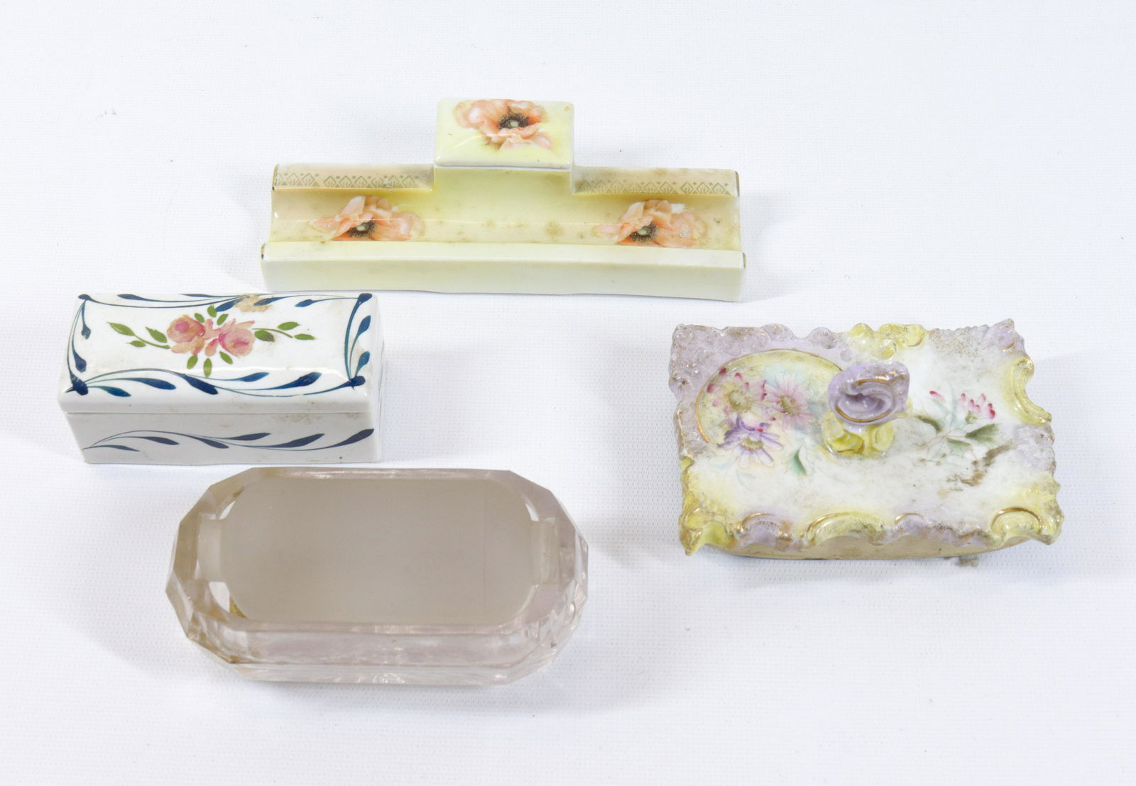 GROUP OF VINTAGE DESK ACCESSORIES (1 of 3)