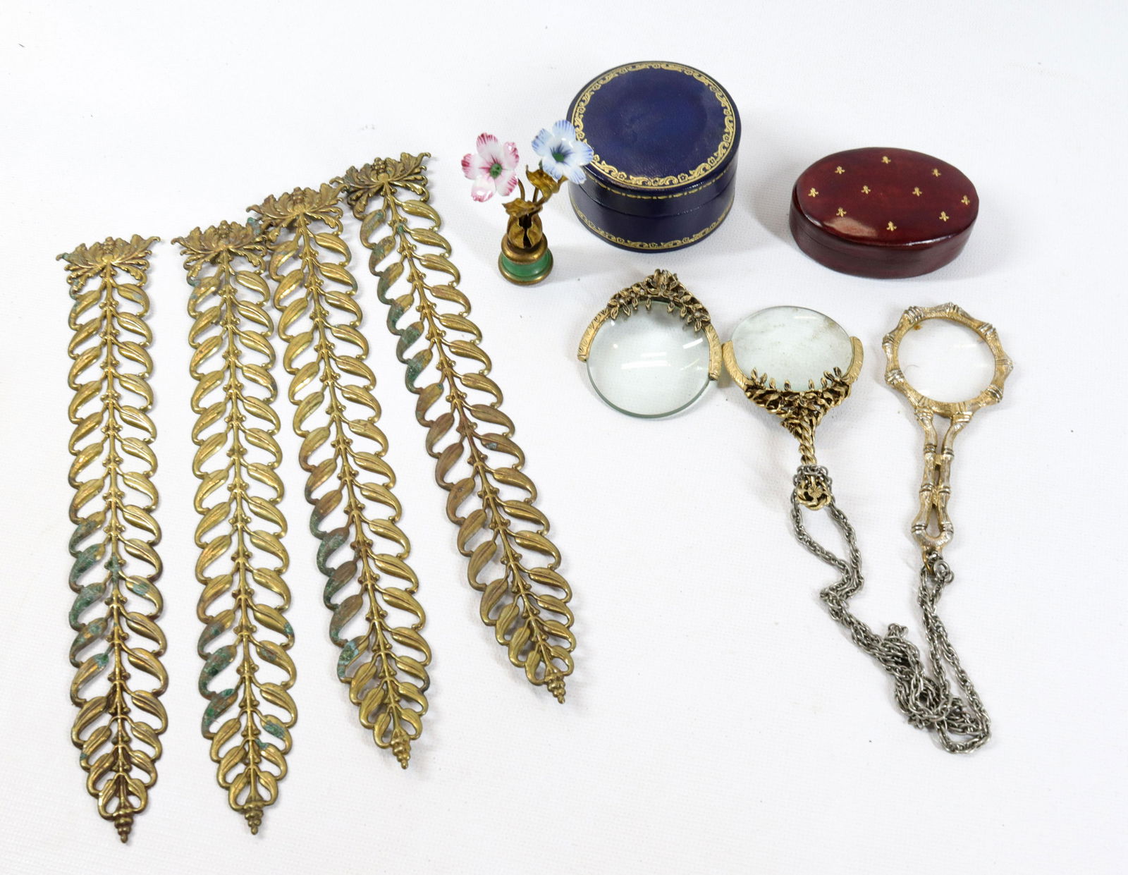 GROUP OF VINTAGE SMALLS (1 of 2)