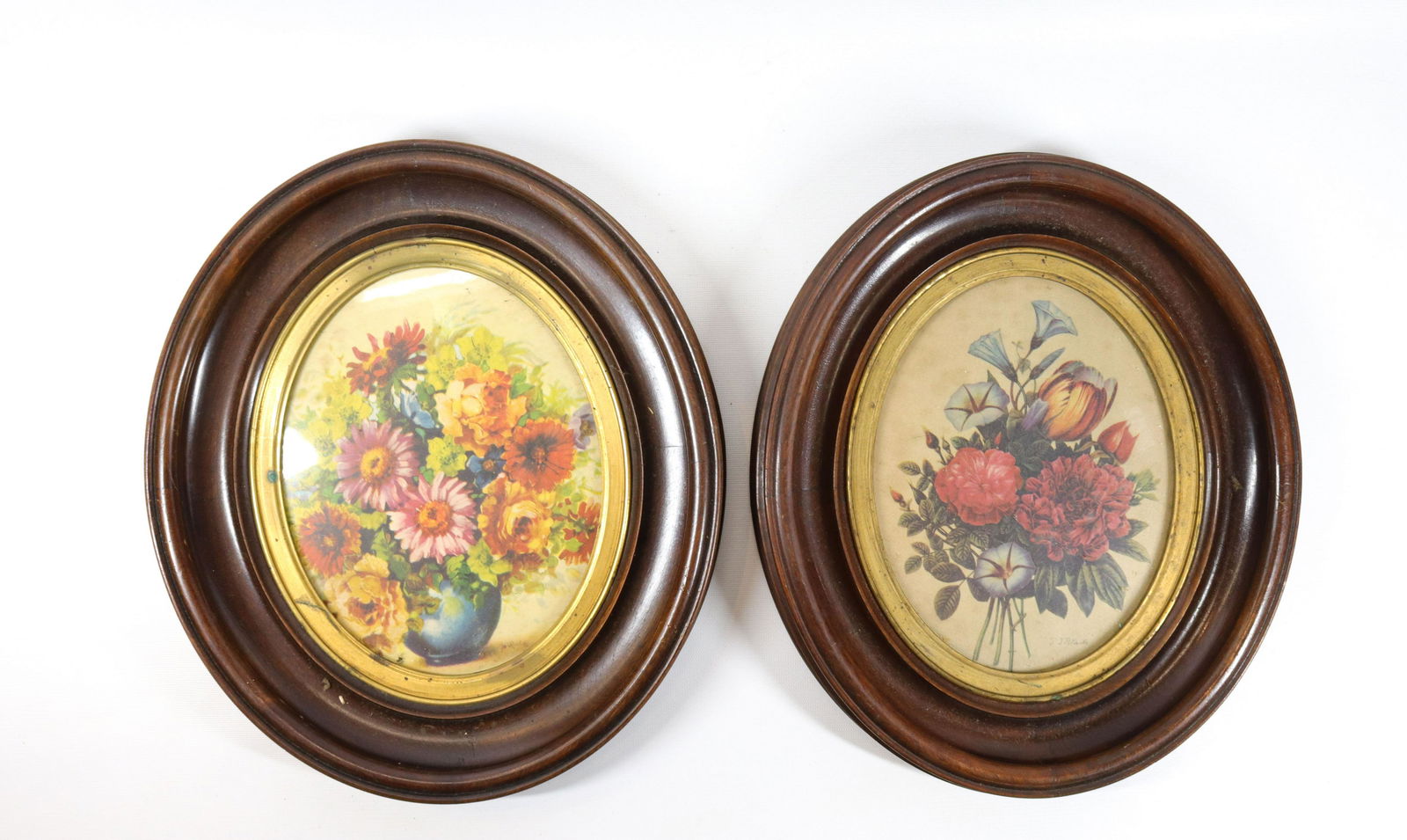 PAIR OF WALNUT FRAMES (1 of 3)