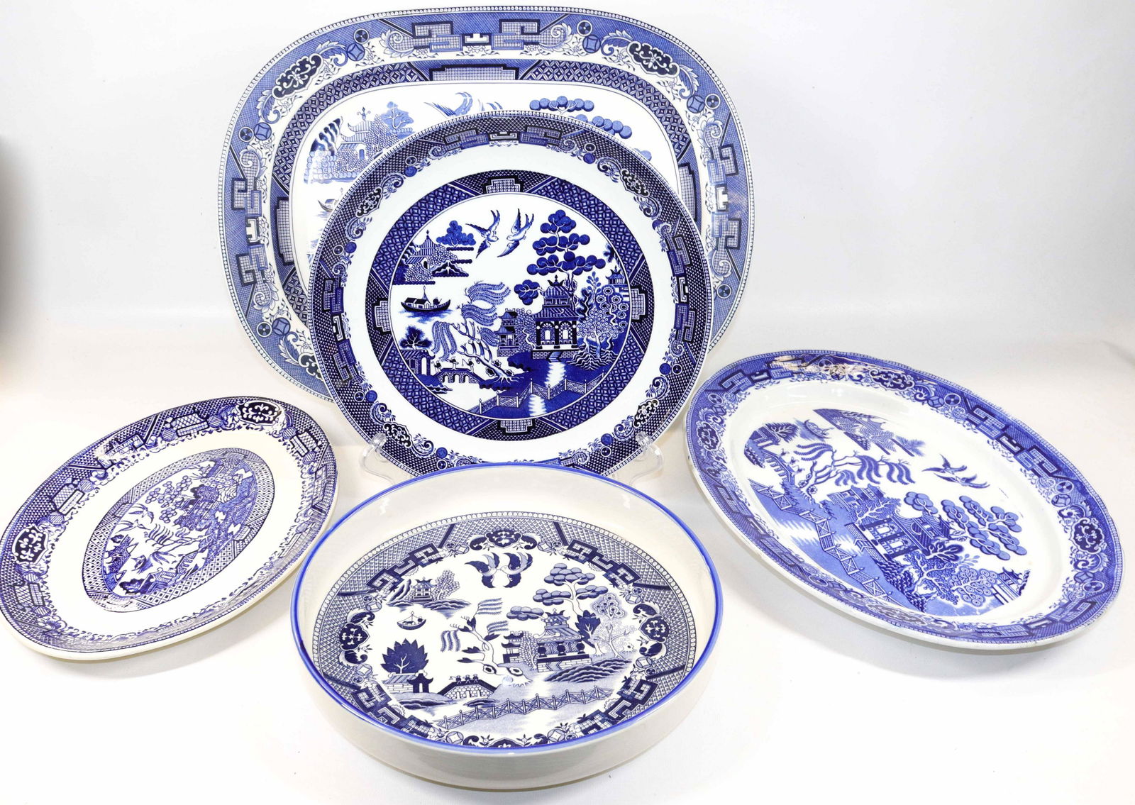 GROUP LOT OF BLUE/WHITE WILLOW WARE (1 of 5)