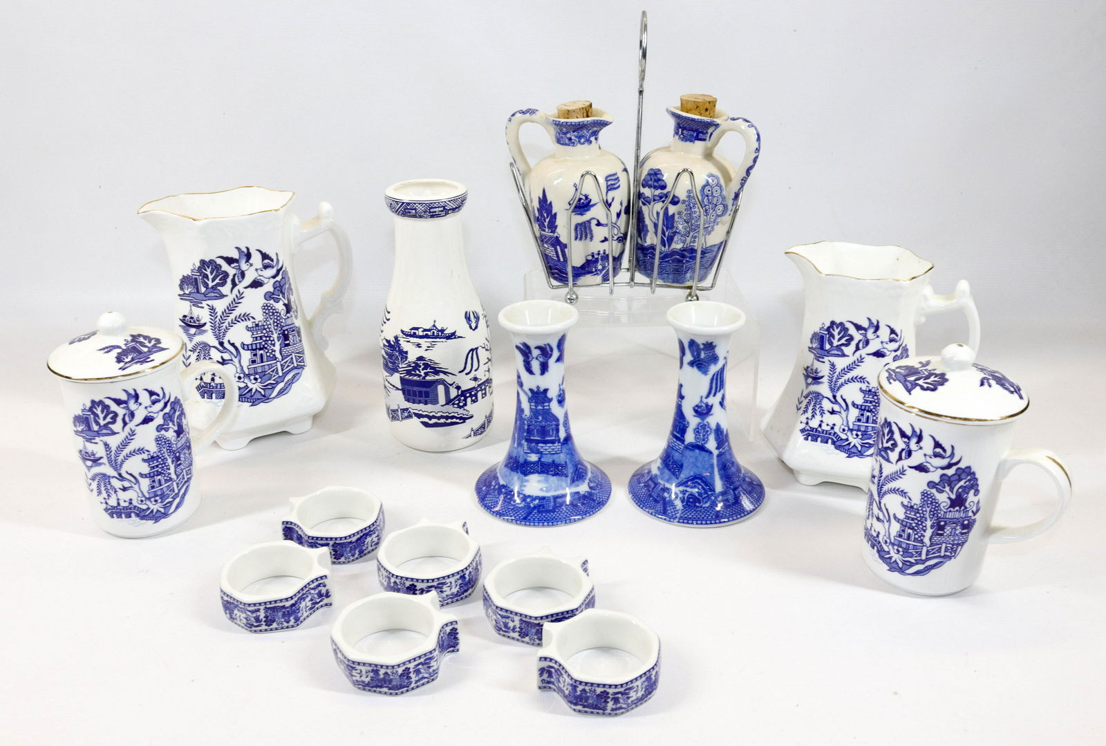 GROUP LOT OF BLUE/WHITE WILLOW WARE (1 of 3)