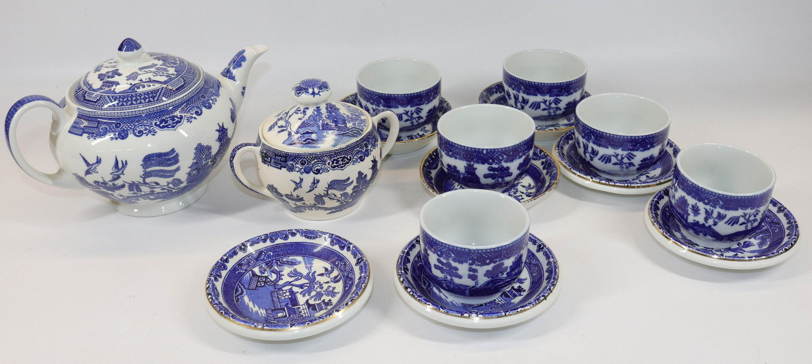 GROUP LOT OF BLUE/WHITE WILLOW WARE (1 of 3)